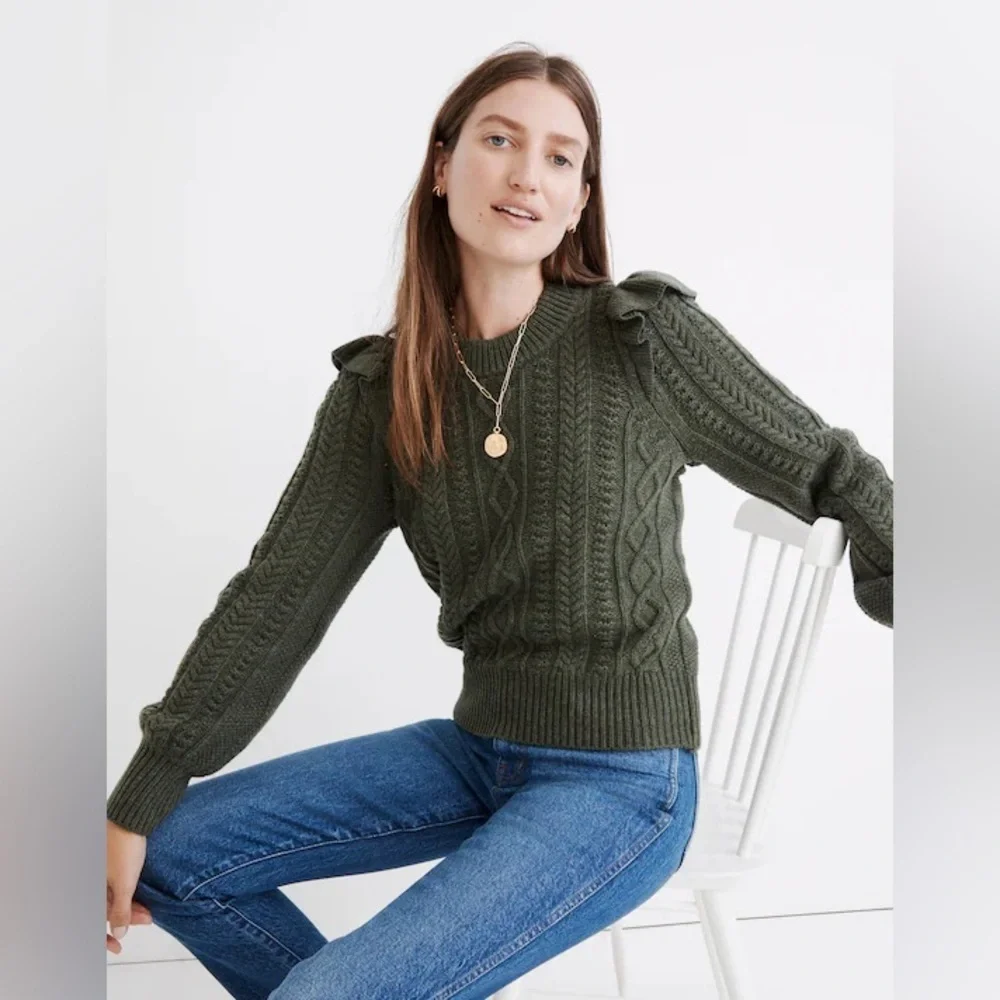 Madewell Hollydene Ruffle-Shoulder Pullover Sweater in Antique Cream